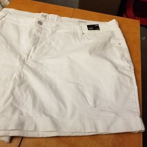 NWT a.n.a. Distressed Jean Shorts
